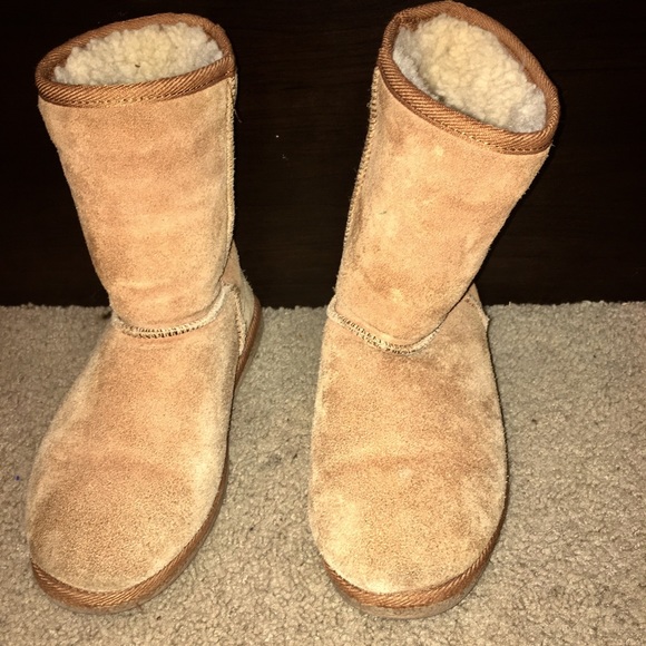 Boots - Picture 2 of 5